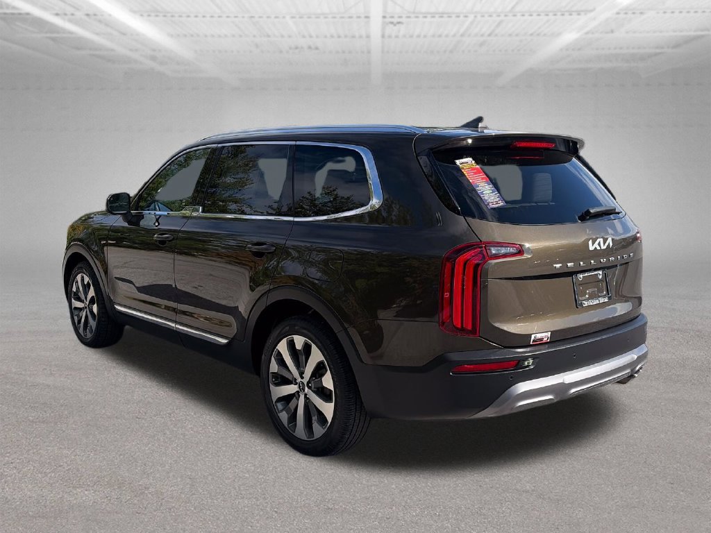 Used 2022 Kia Telluride EX w/ EX Premium Package FWD image 4