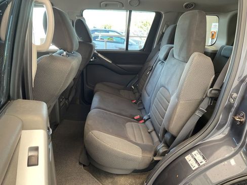 Used 2012 Nissan Pathfinder SV AWD/4WD image 10