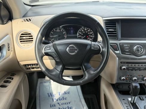 Used 2017 Nissan Pathfinder SL AWD/4WD image 10