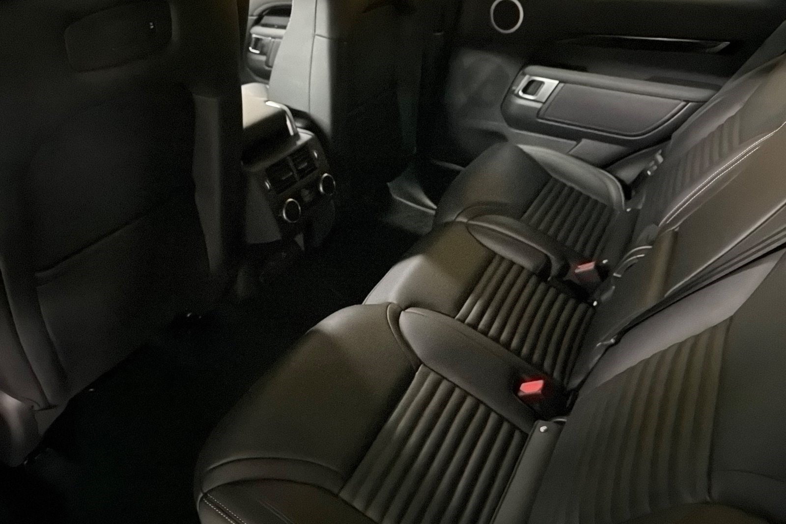 New 2026 Land Rover Discovery S AWD/4WD image 24