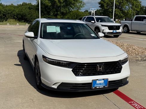 Used 2023 Honda Accord EX image 7