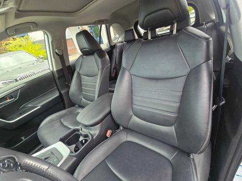 Used 2021 Toyota RAV4 XLE Premium AWD/4WD image 22