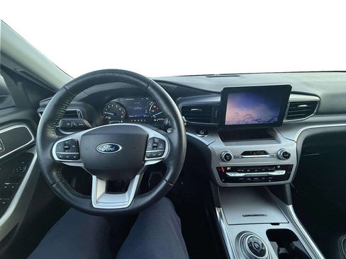 Used 2021 Ford Explorer XLT w/ Equipment Group 202A image 19