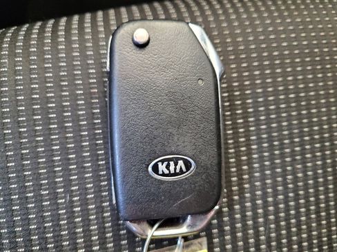Used 2020 Kia Forte LXS FWD image 32