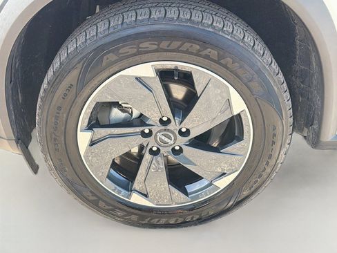 Used 2024 Nissan Rogue SV AWD/4WD image 39