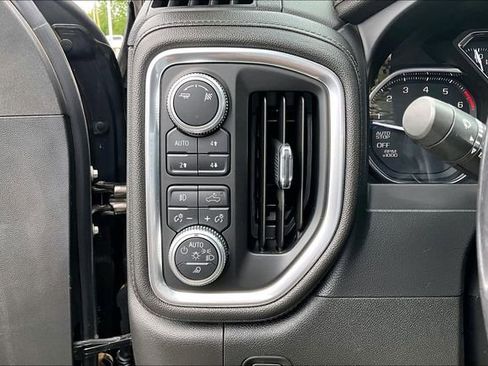 Used 2019 GMC Sierra 1500 SLT w/ SLT Premium Package AWD/4WD image 16