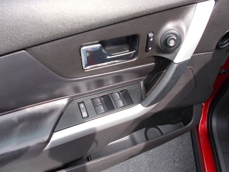 Used 2013 Ford Edge SEL FWD image 27