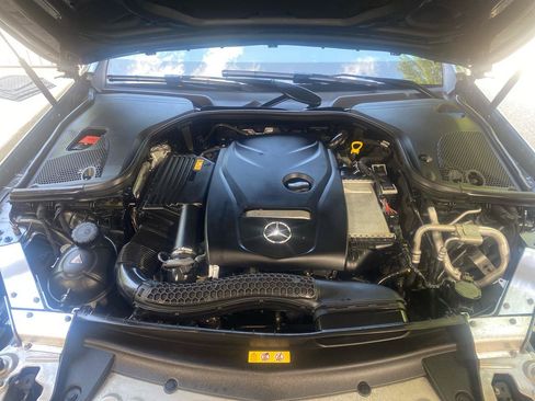 Used 2017 Mercedes-Benz E 300 4MATIC image 43