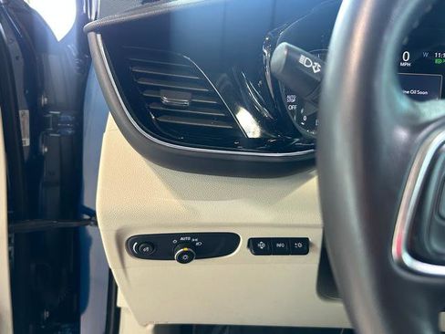 Used 2022 Buick Envision Avenir w/ Technology Package II image 22