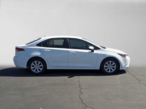 Certified 2025 Toyota Corolla LE FWD image 2