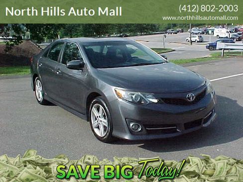 Used 2014 Toyota Camry SE FWD image 1