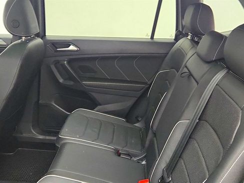 Used 2023 Volkswagen Tiguan SEL R-Line AWD/4WD image 21