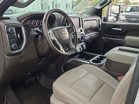 Used 2021 Chevrolet Silverado 2500 LTZ image 15