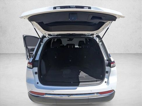 Used 2025 Jeep Grand Cherokee Laredo w/ MOPAR Finishing Package image 7