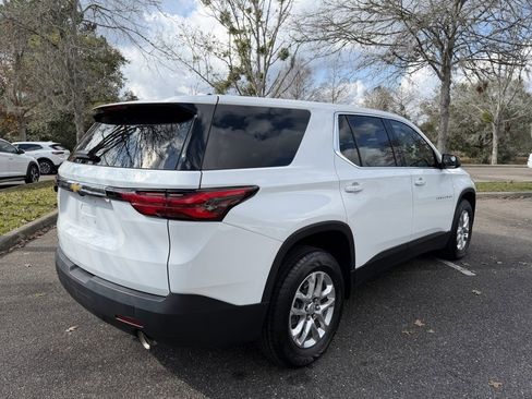 Used 2023 Chevrolet Traverse LS image 6