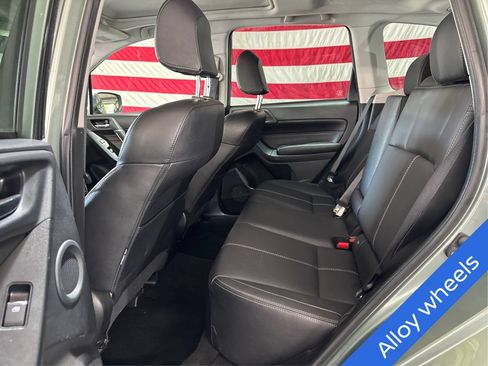 Used 2018 Subaru Forester 2.5i Touring AWD/4WD image 10
