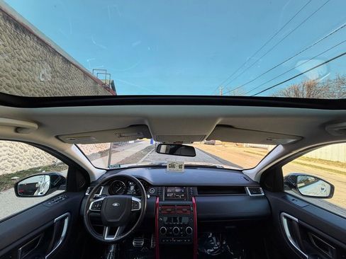 Used 2019 Land Rover Discovery Sport HSE Dynamic image 32