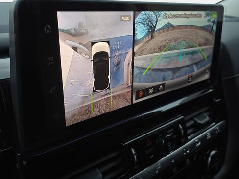 New 2026 Nissan Pathfinder SL image 23