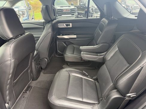 Used 2022 Ford Explorer Limited w/ Equipment Group 301A image 16