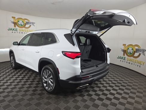 Used 2025 Buick Enclave Preferred w/ Super Cruise Package AWD/4WD image 33