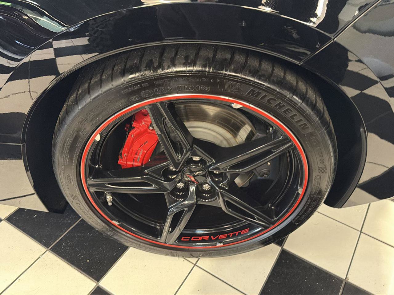 Used 2022 Chevrolet Corvette Stingray Coupe w/ Z51 Performance Package RWD image 11