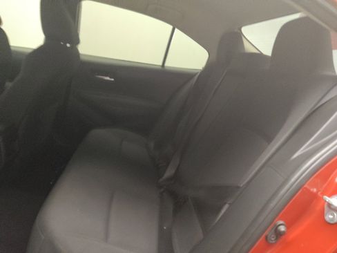 Used 2021 Toyota Corolla LE FWD image 18
