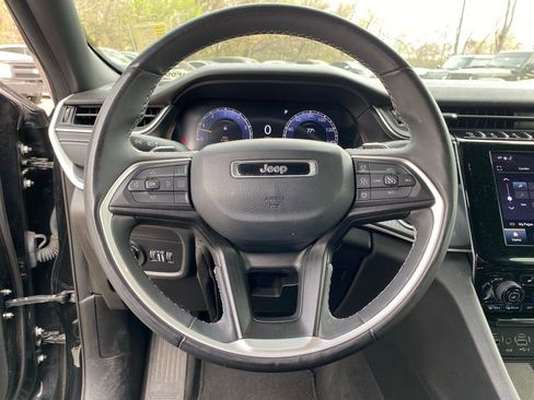 Used 2023 Jeep Grand Cherokee L Laredo image 11