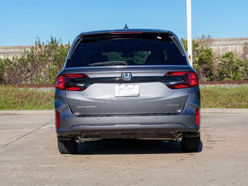 Certified 2026 Honda Odyssey Touring image 5