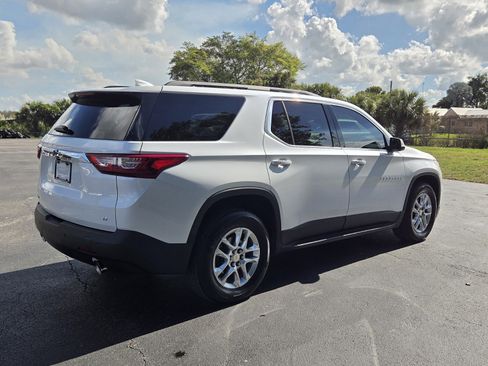 Used 2020 Chevrolet Traverse LT FWD image 10