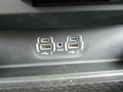 Used 2024 RAM 1500 Laramie image 35