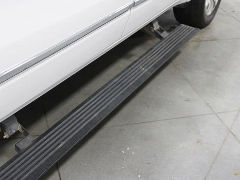 Used 2023 RAM 1500 Limited w/ Body Color Bumper Group image 14