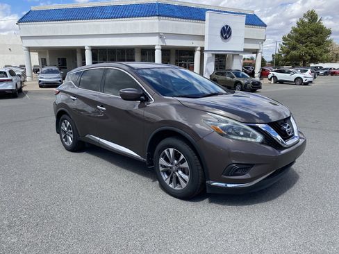 Used 2018 Nissan Murano S image 2