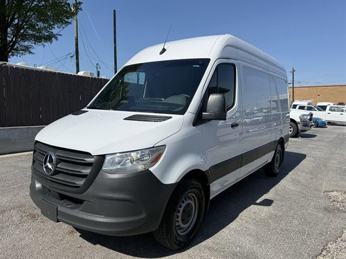 Used 2025 Mercedes-Benz Sprinter 2500 image 21