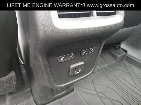 Used 2023 Chevrolet Equinox Premier AWD/4WD image 30