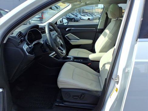 Certified 2025 Audi Q3 2.0T Premium Plus w/ Premium Plus Package image 9