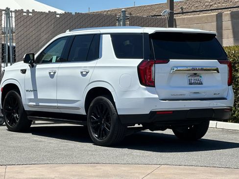 Used 2022 GMC Yukon SLT w/ SLT Luxury Package RWD image 6