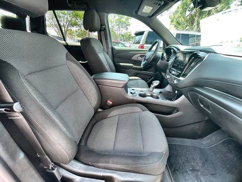 Used 2023 Chevrolet Traverse LT FWD image 27