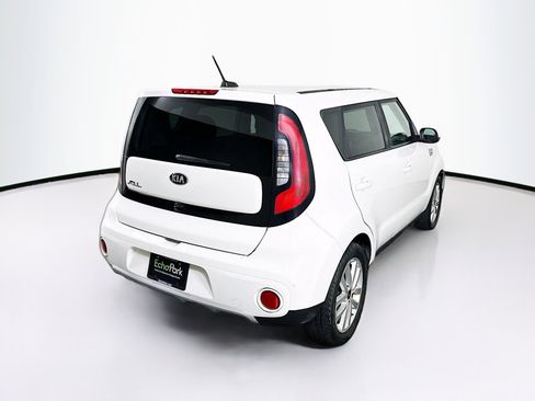 Used 2018 Kia Soul + FWD image 9