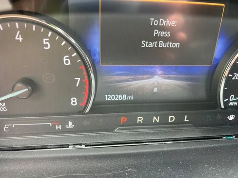 Used 2021 Ford Explorer XLT w/ Equipment Group 202A RWD image 2