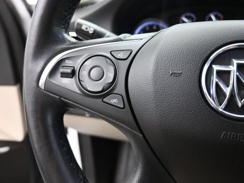 Used 2019 Buick Enclave Essence FWD image 6