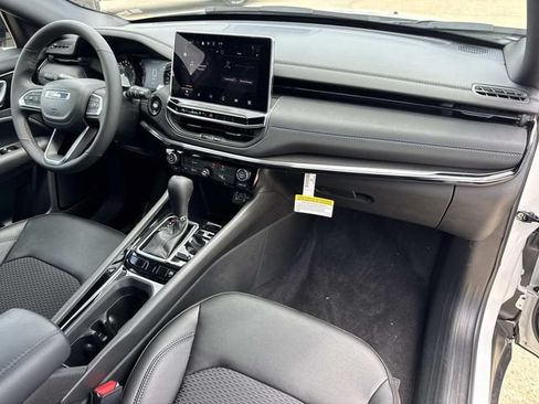 New 2026 Jeep Compass Latitude AWD/4WD image 16