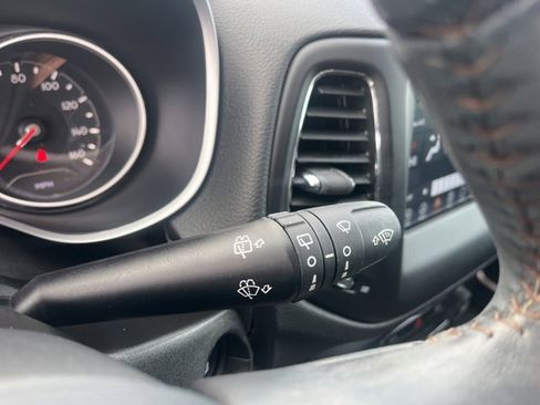 Used 2019 Jeep Compass Latitude image 22