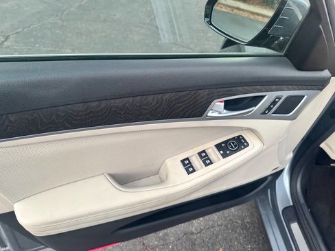 Used 2015 Hyundai Genesis 5.0 image 16