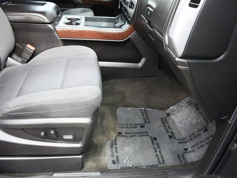 Used 2017 GMC Sierra 1500 SLE image 25