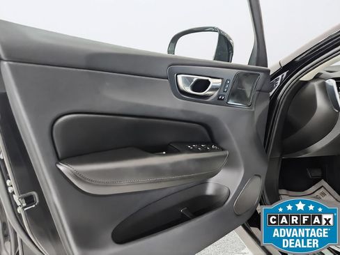 Used 2023 Volvo XC60 B5 Plus FWD image 21