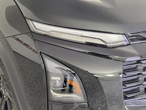 New 2026 Chevrolet Equinox LT w/ Midnight Edition FWD image 9