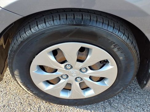 Used 2017 Hyundai Accent SE image 11