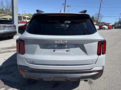 Used 2024 Kia Sorento SX AWD/4WD image 7