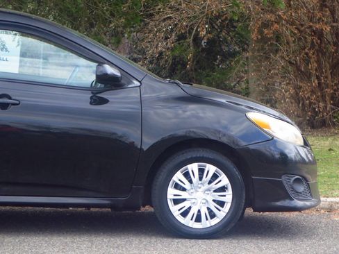 Used 2010 Toyota Matrix S image 27