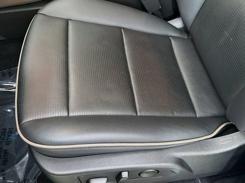 Used 2024 GMC Canyon Denali AWD/4WD image 20
